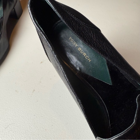 Tory Burch Jessa Black Leather Loafers with Gold Horse Motif, size 9.5, preloved - Picture 4 of 12